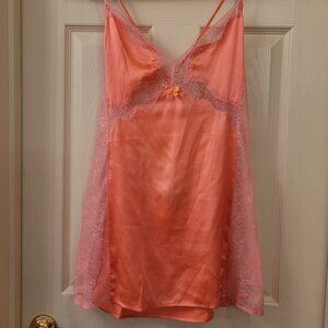 Vintage VICTORIA'S SECRET coral pink slip with metallic lace details